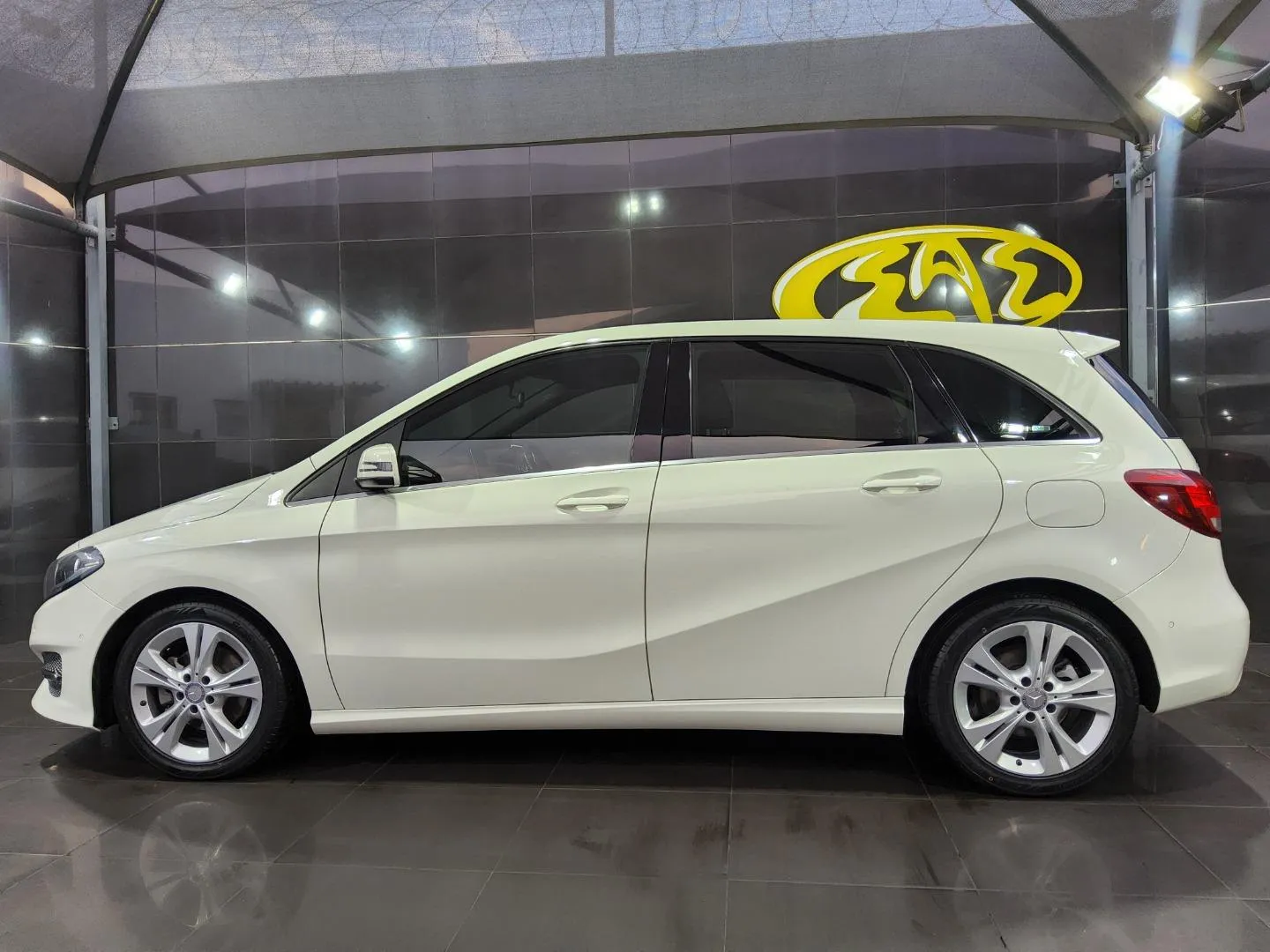 2015 Mercedes-Benz B-Class B200 Auto, photo 3 of 7