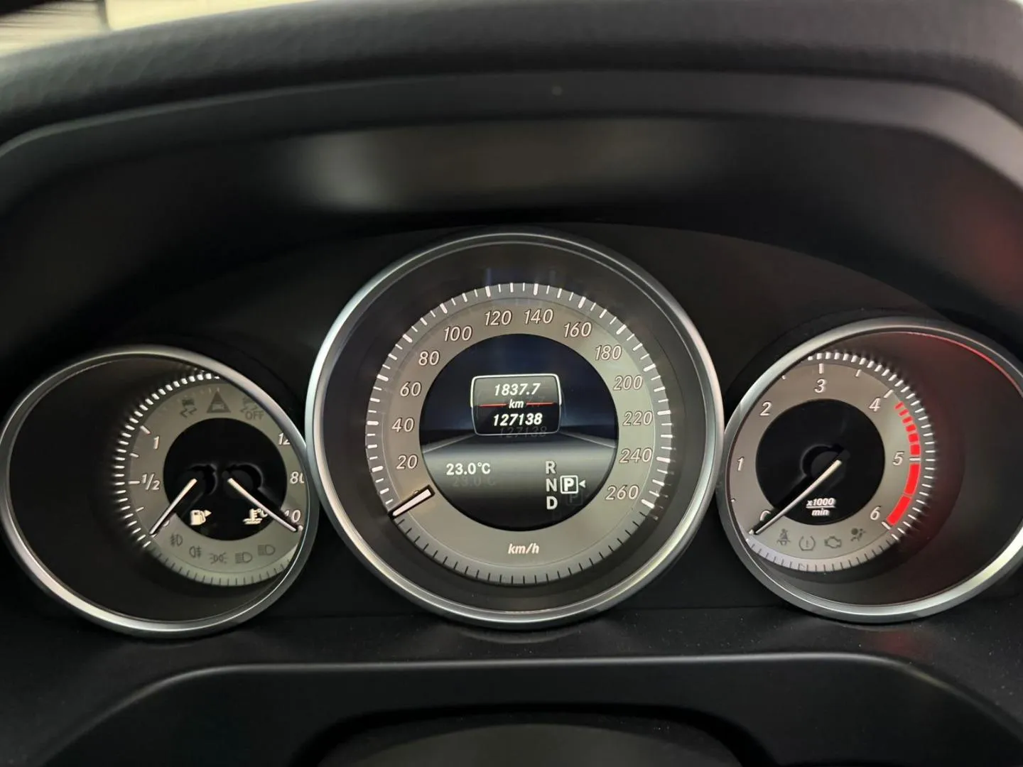 2015 Mercedes-Benz E-Class E250CDI Avantgarde, photo 9 of 12