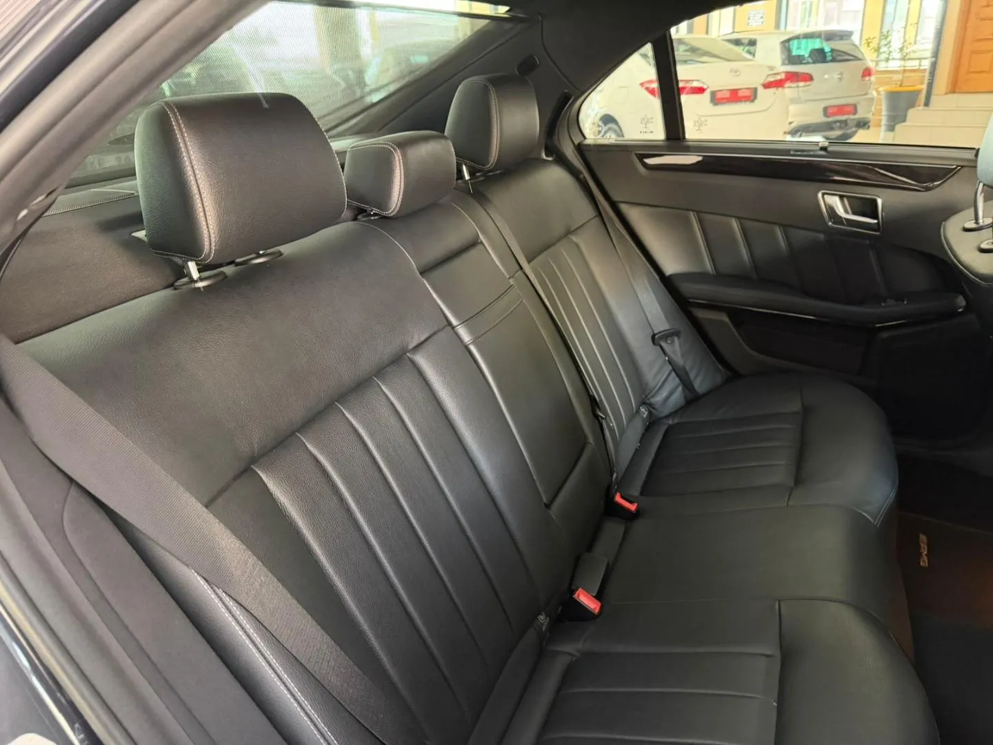 2015 Mercedes-Benz E-Class E250CDI Avantgarde, photo 10 of 12