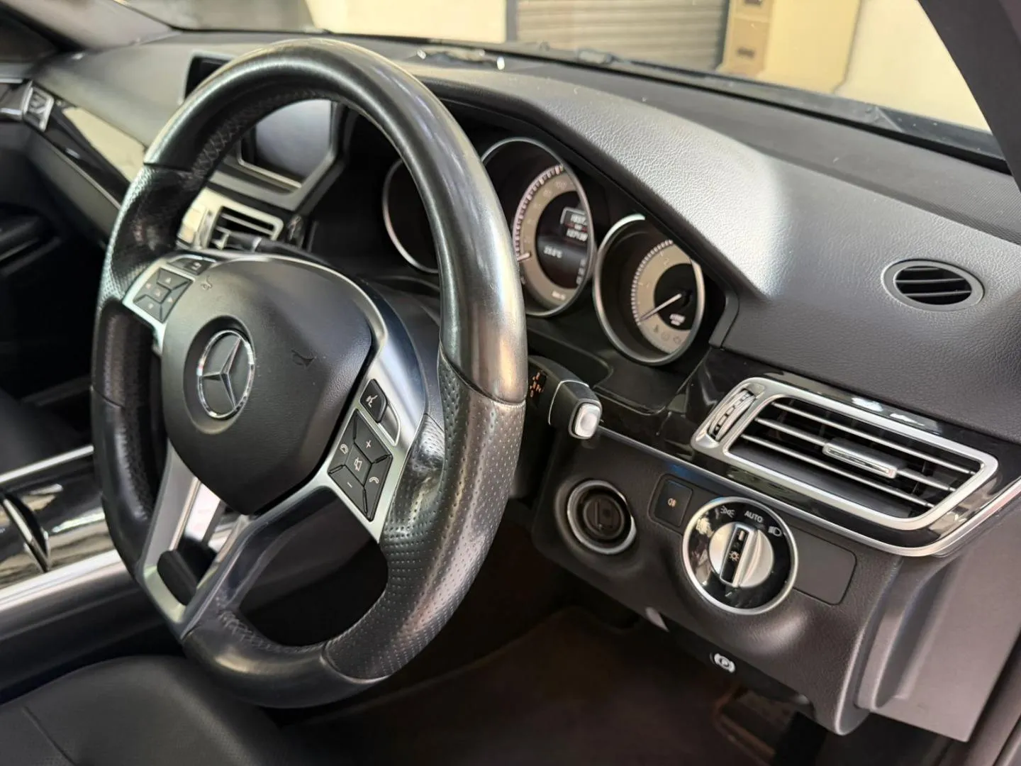 2015 Mercedes-Benz E-Class E250CDI Avantgarde, photo 13 of 23