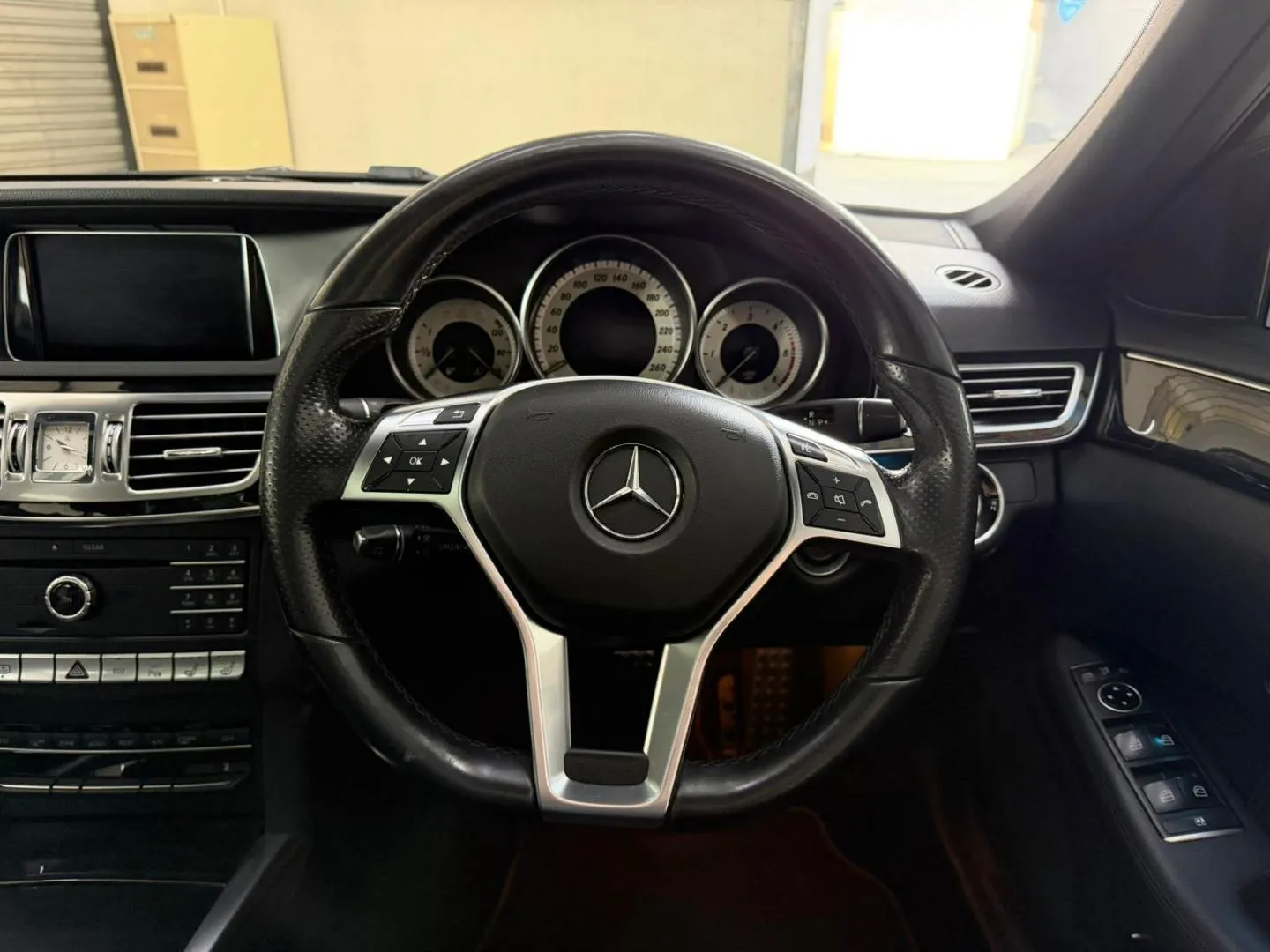 2015 Mercedes-Benz E-Class E250CDI Avantgarde, photo 16 of 23
