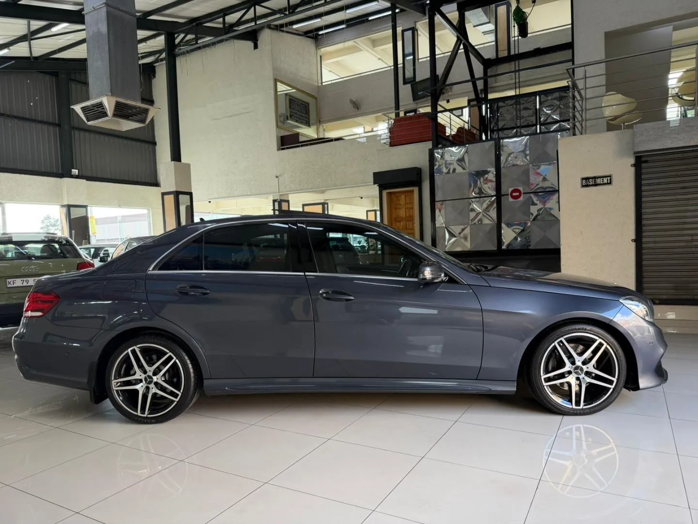 2015 Mercedes-Benz E-Class E250CDI Avantgarde, photo 3 of 12