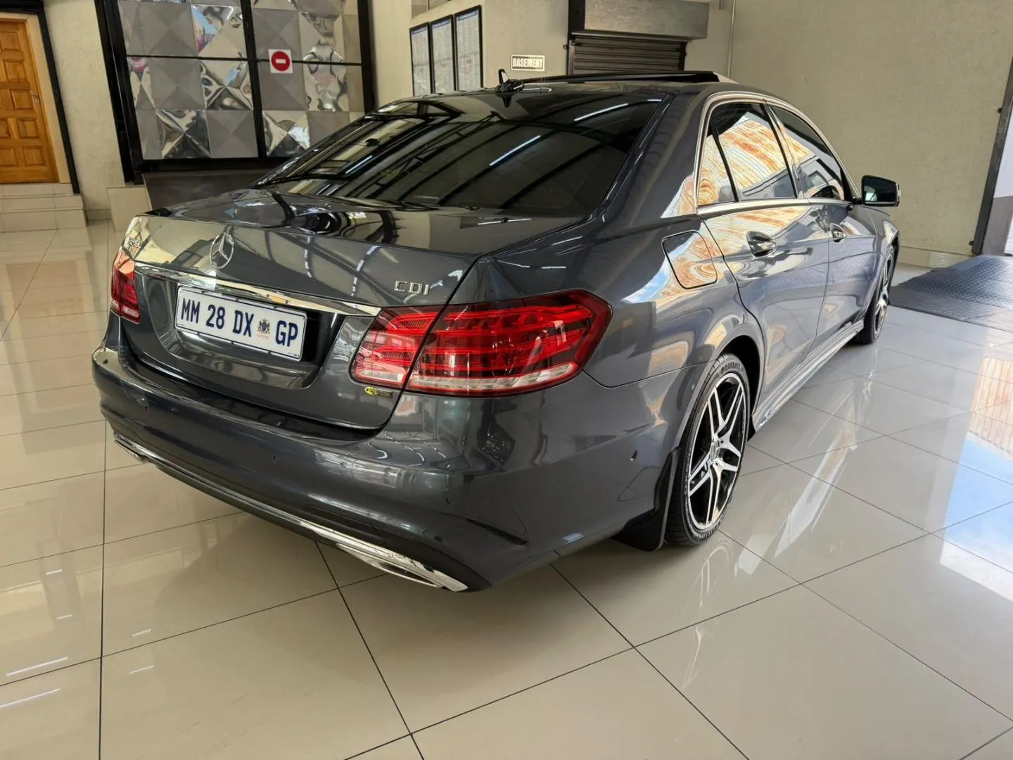 2015 Mercedes-Benz E-Class E250CDI Avantgarde, photo 7 of 12