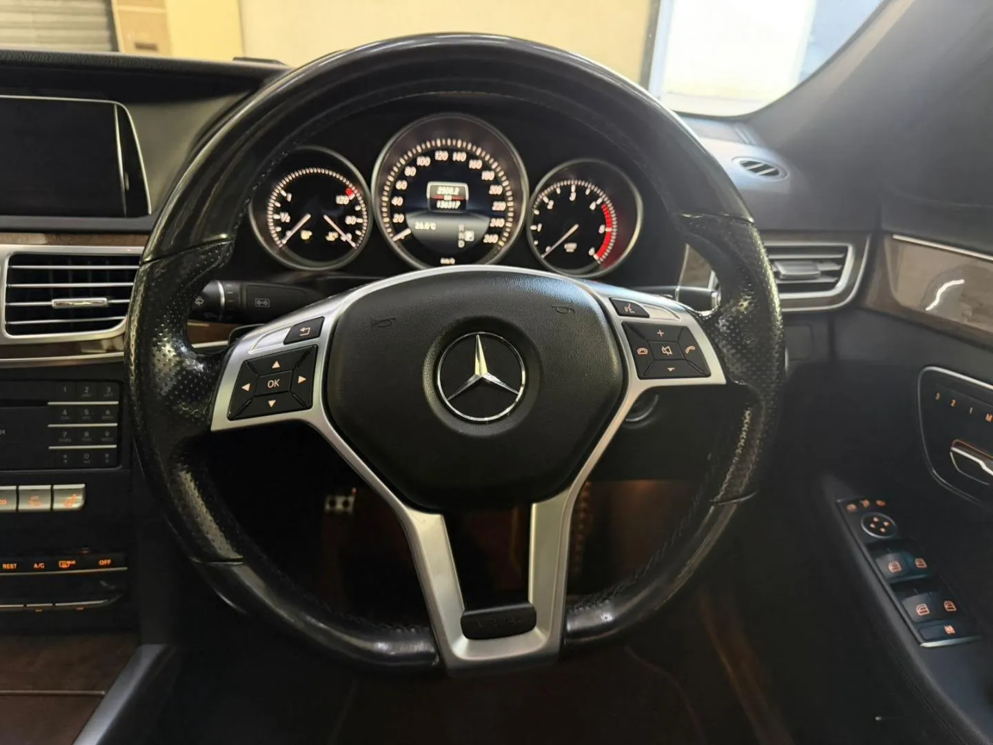 2015 Mercedes-Benz E-Class E350 BlueTec Avantgarde, photo 9 of 18
