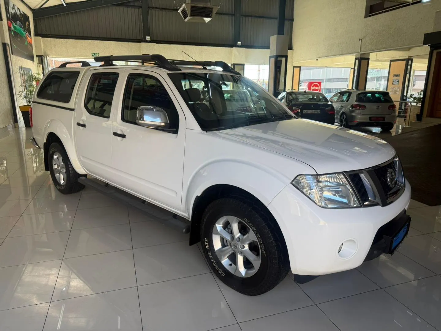 2015 Nissan Navara 2.5dCi Double Cab LE, photo 1 of 14