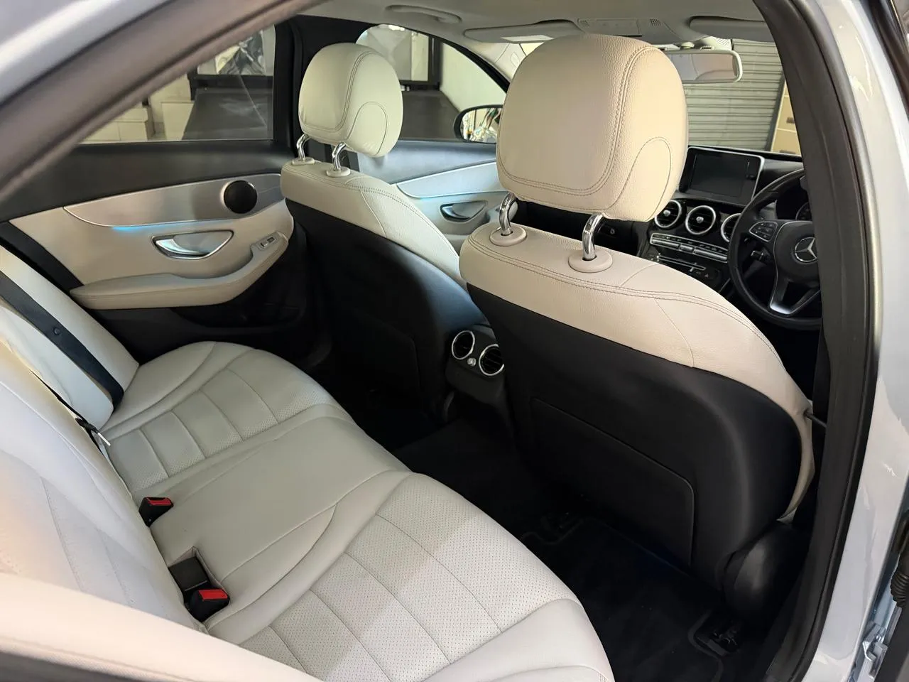 2016 Mercedes-Benz C-Class C180 Avantgarde Auto, photo 9 of 17