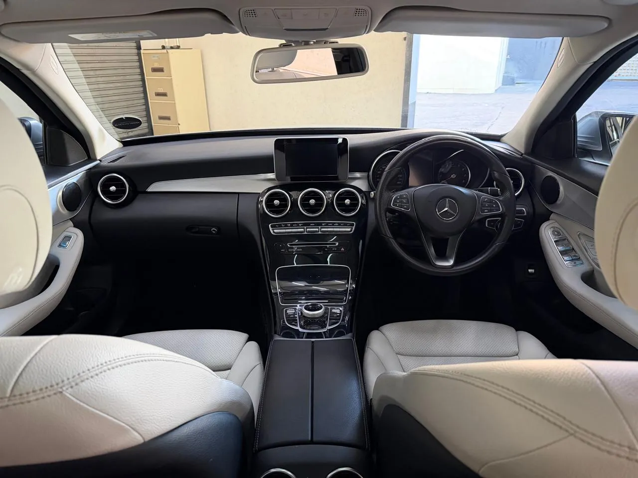 2016 Mercedes-Benz C-Class C180 Avantgarde Auto, photo 10 of 17
