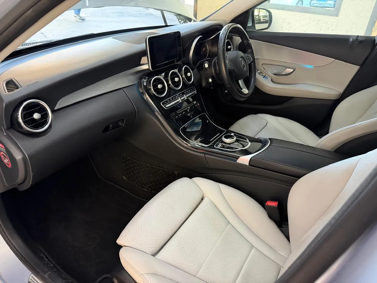 2016 Mercedes-Benz C-Class C180 Avantgarde Auto, photo 14 of 17