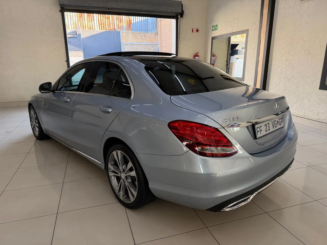 2016 Mercedes-Benz C-Class C180 Avantgarde Auto, photo 6 of 17