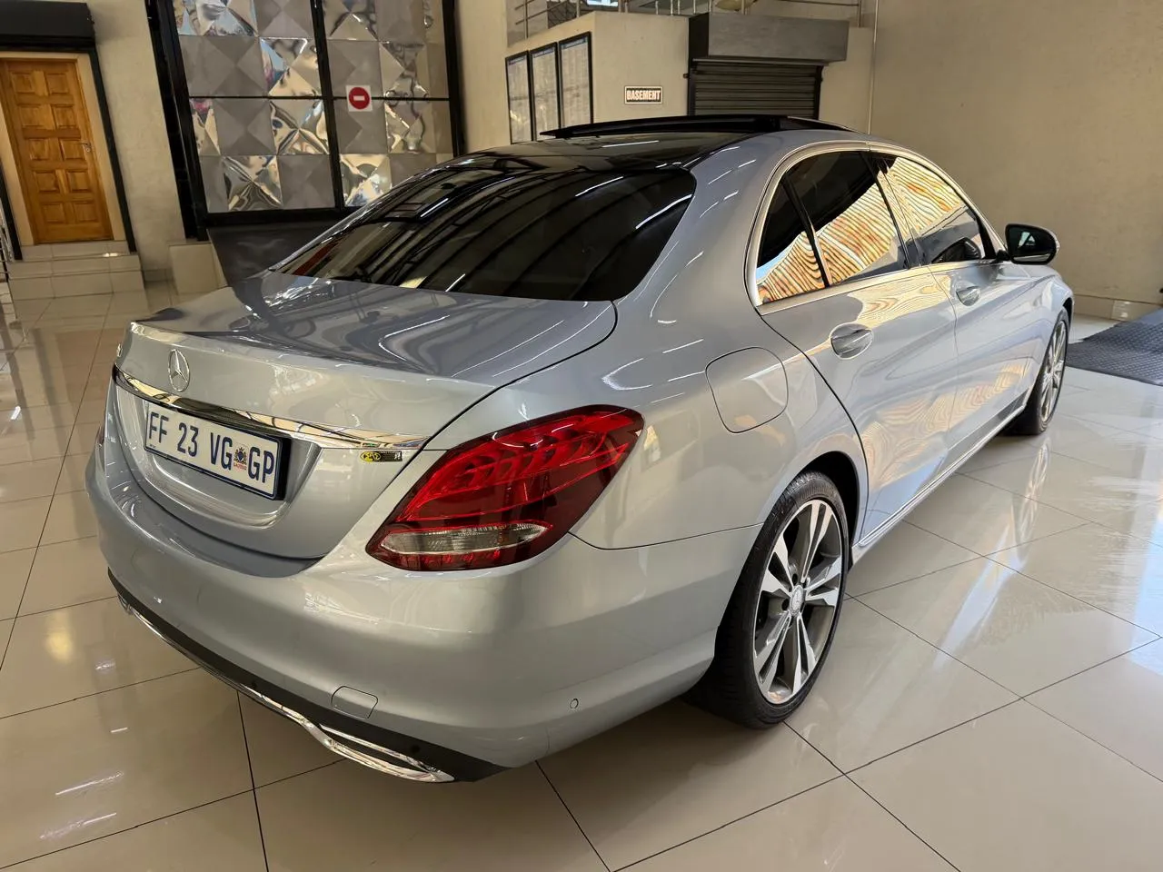 2016 Mercedes-Benz C-Class C180 Avantgarde Auto, photo 7 of 17