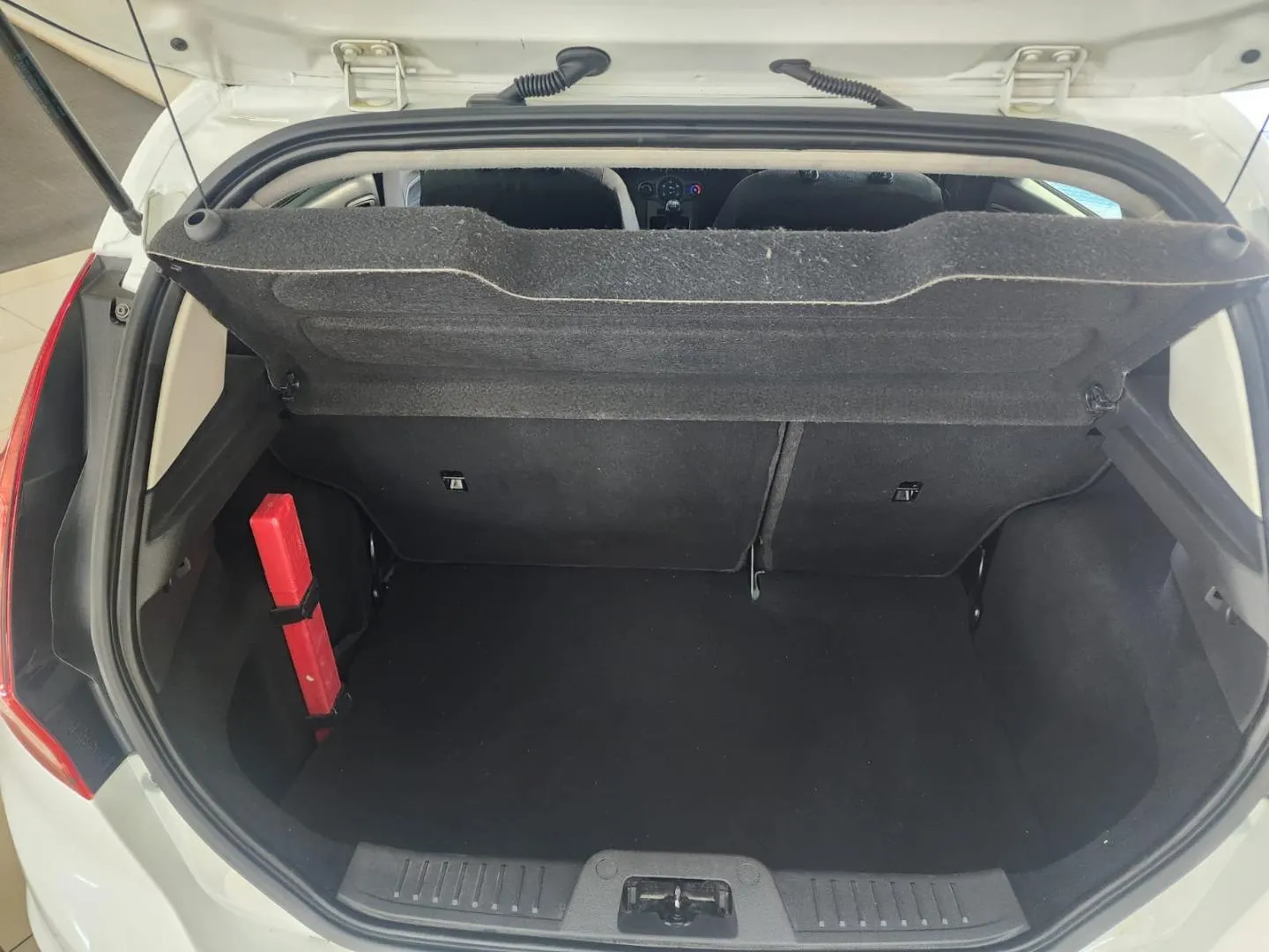 2017 Ford Fiesta 5-door 1.4 Ambiente, photo 8 of 13