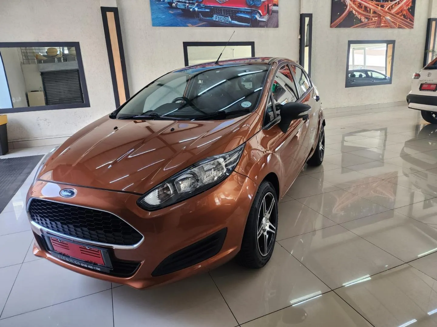 2017 Ford Fiesta 5-door 1.4 Ambiente, photo 2 of 7