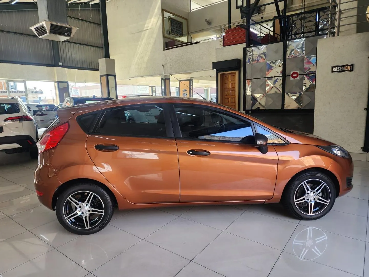 2017 Ford Fiesta 5-door 1.4 Ambiente, photo 3 of 7