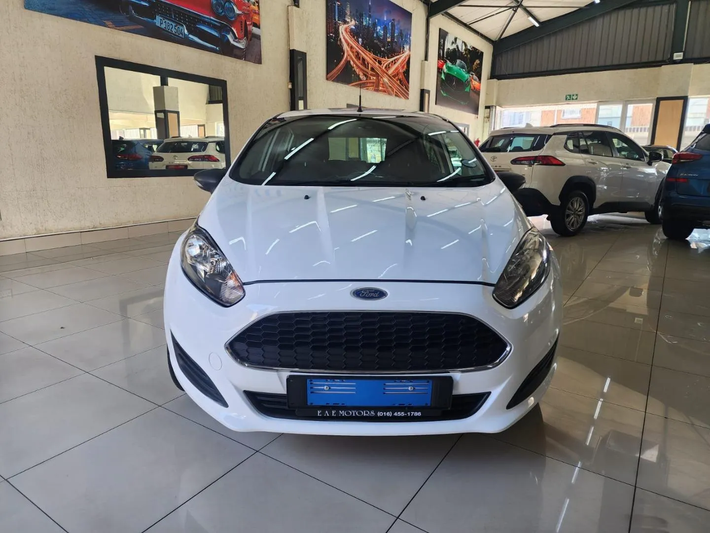 2017 Ford Fiesta 5-door 1.4 Ambiente, photo 5 of 13