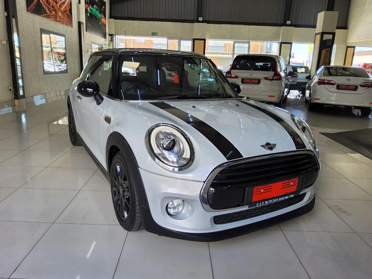 2017 MINI Hatch Cooper Hatch 3-Door Auto, photo 1 of 7
