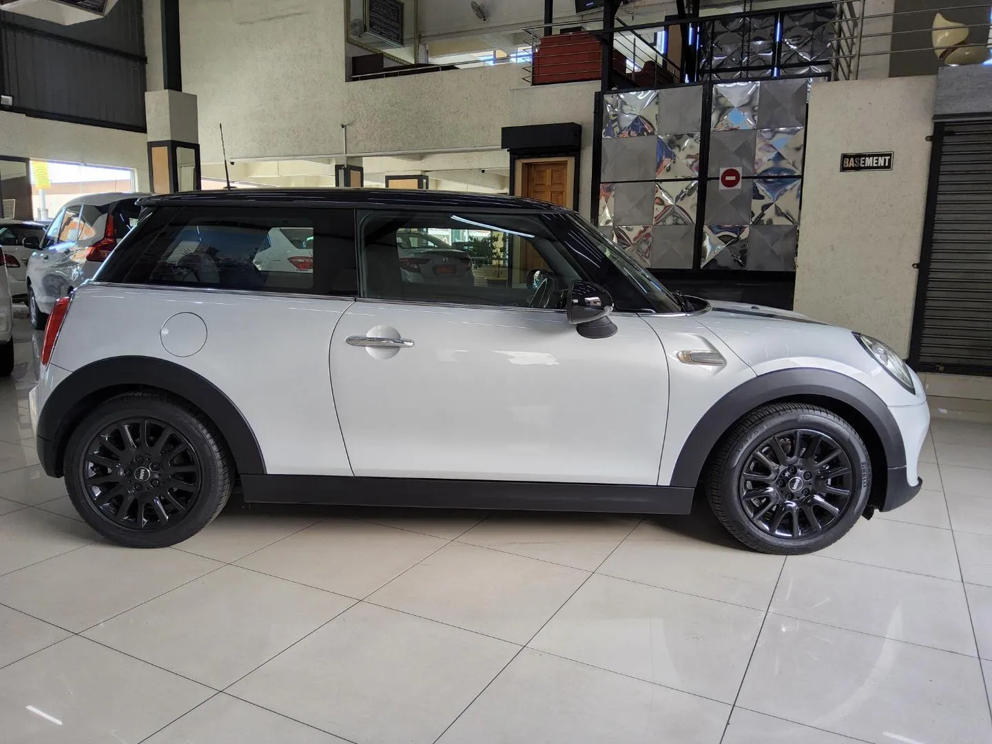 2017 MINI Hatch Cooper Hatch 3-Door Auto, photo 4 of 7