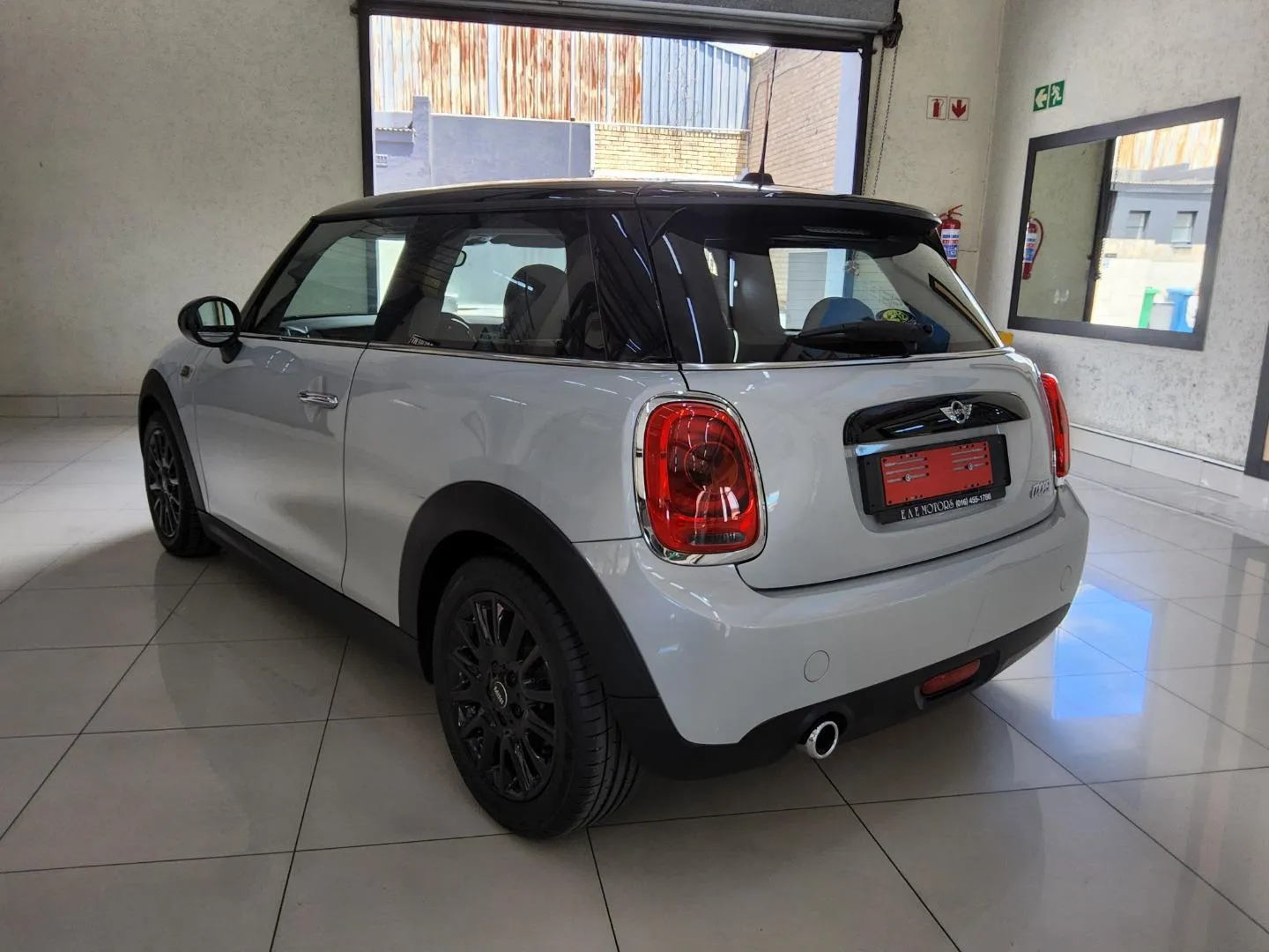 2017 MINI Hatch Cooper Hatch 3-Door Auto, photo 6 of 7