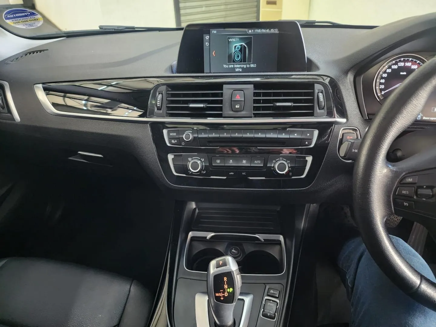 2018 BMW 1 Series 118i 5-Door Auto, photo 9 of 12