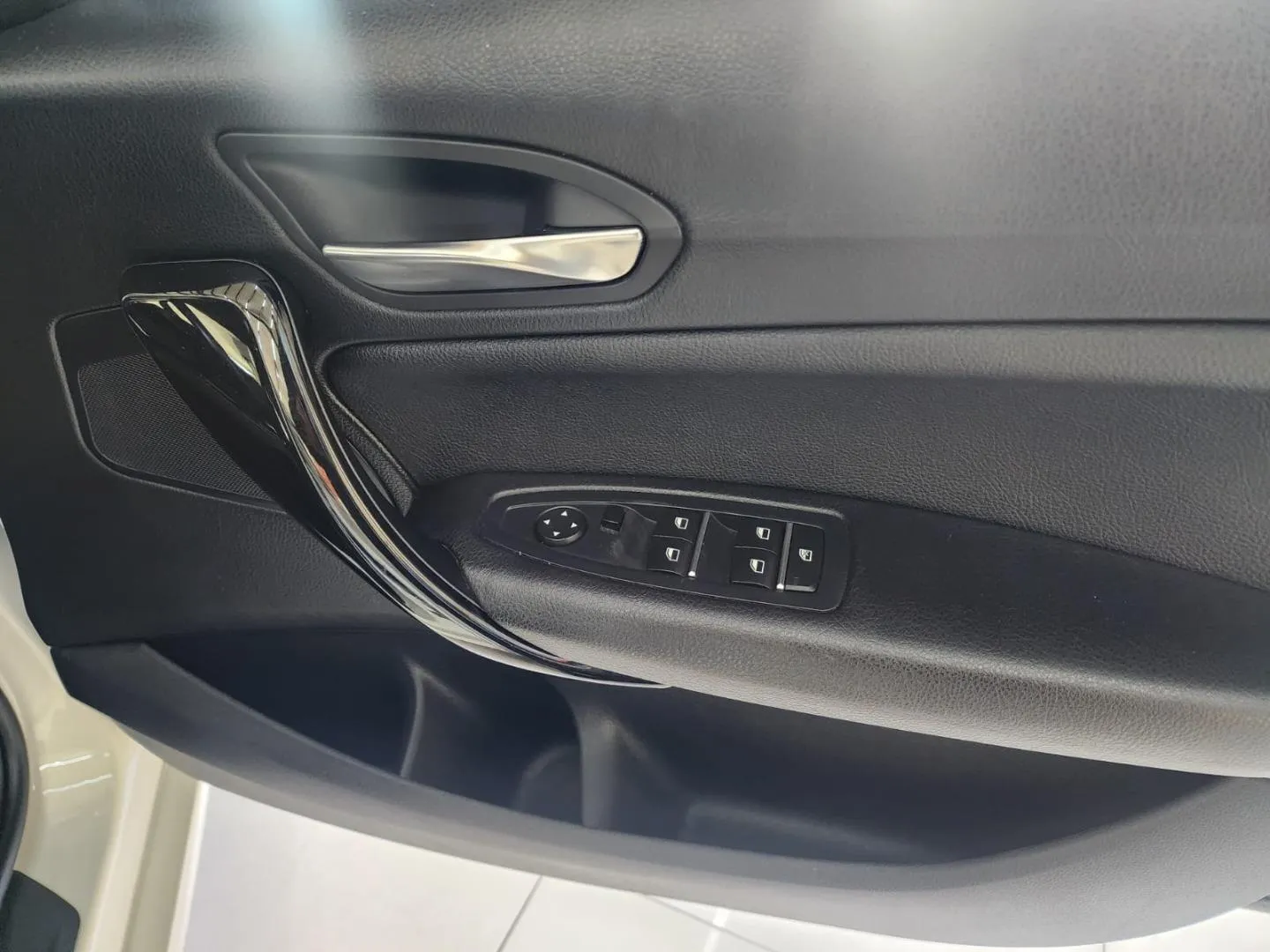 2018 BMW 1 Series 118i 5-Door Auto, photo 10 of 12