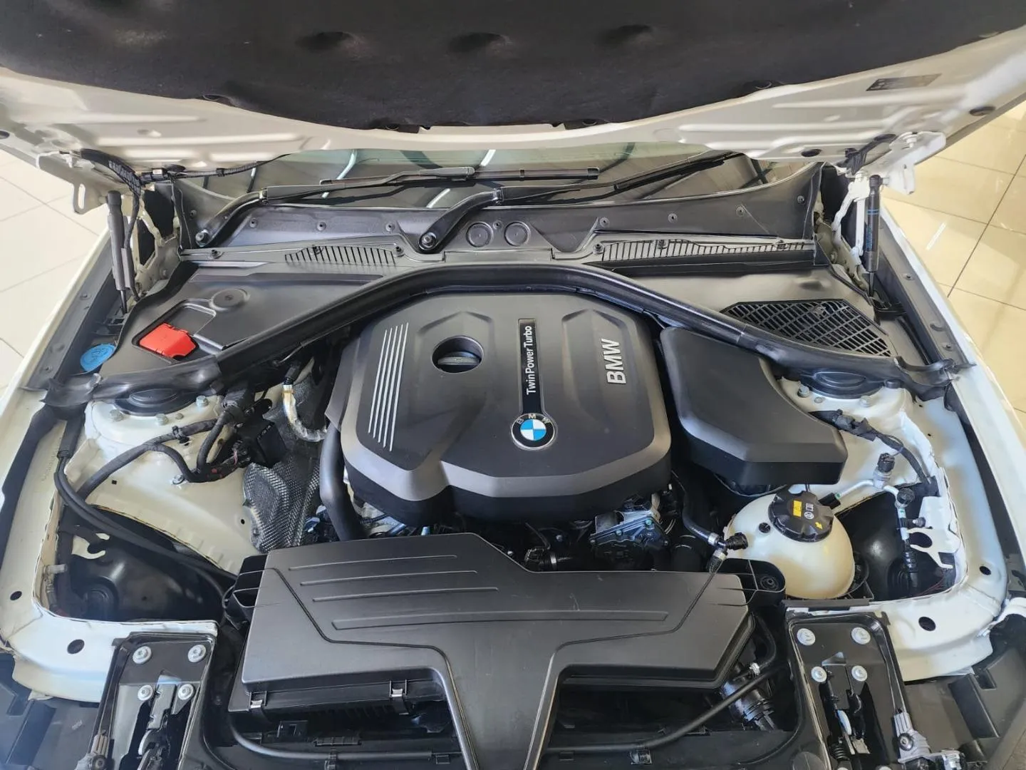 2018 BMW 1 Series 118i 5-Door Auto, photo 12 of 12