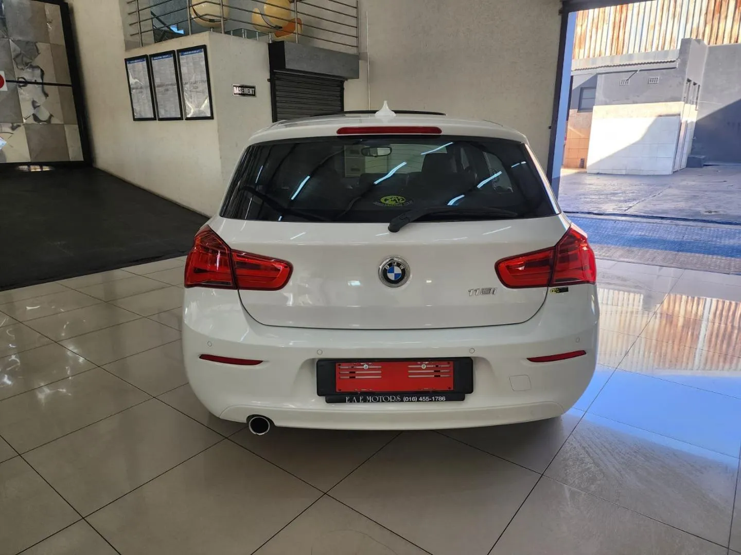 2018 BMW 1 Series 118i 5-Door Auto, photo 8 of 12