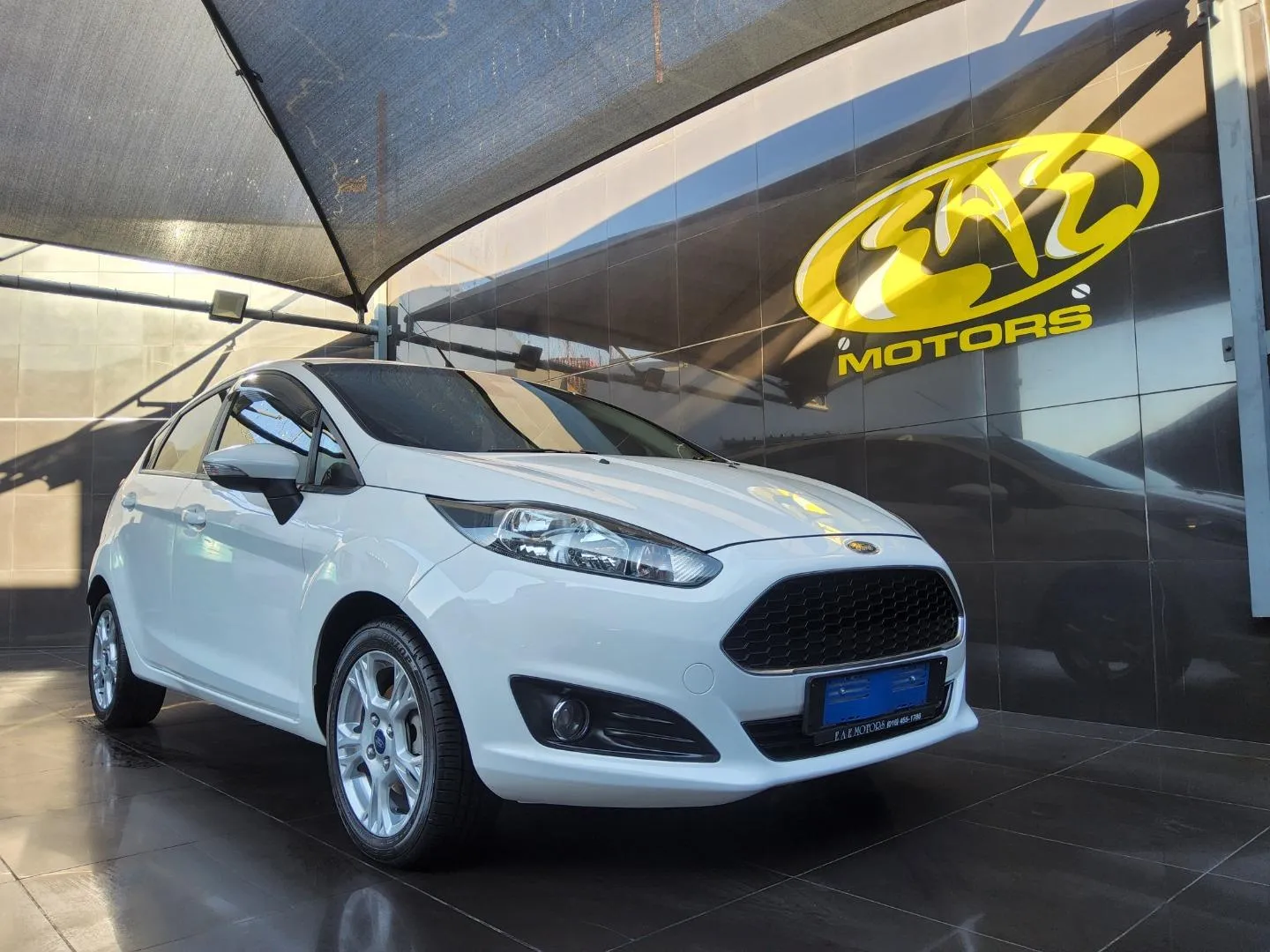 2018 Ford Fiesta 5-Door 1.0T Trend, photo 1 of 7