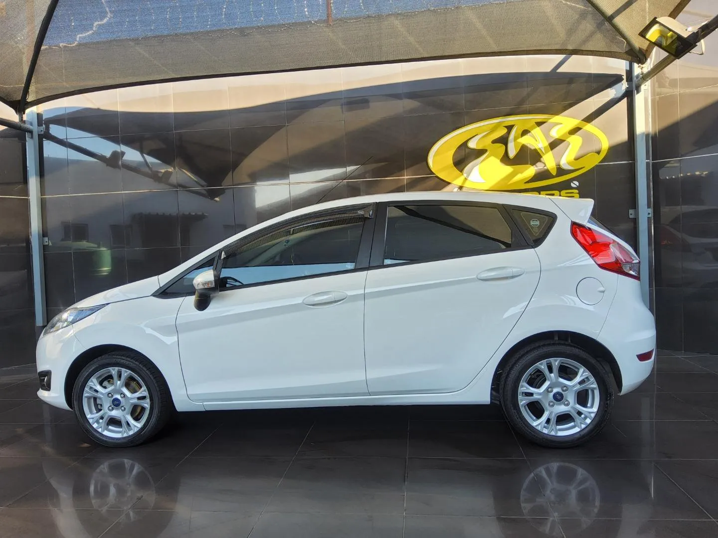 2018 Ford Fiesta 5-Door 1.0T Trend, photo 3 of 7