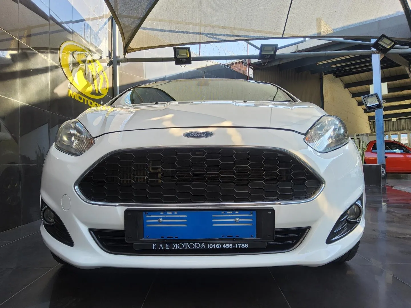 2018 Ford Fiesta 5-Door 1.0T Trend, photo 4 of 7