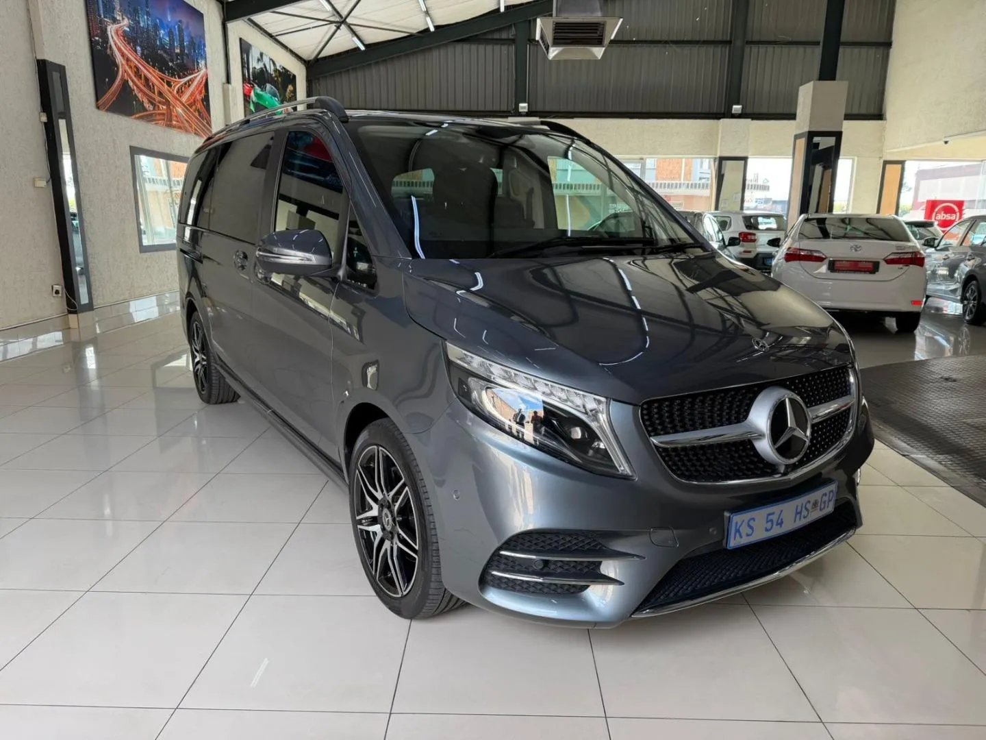 2019 Mercedes-Benz V-Class V250d AMG Line, photo 1 of 3