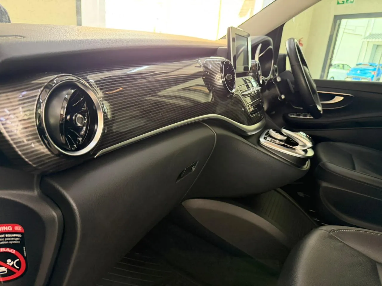 2019 Mercedes-Benz V-Class V250d AMG Line, photo 12 of 12