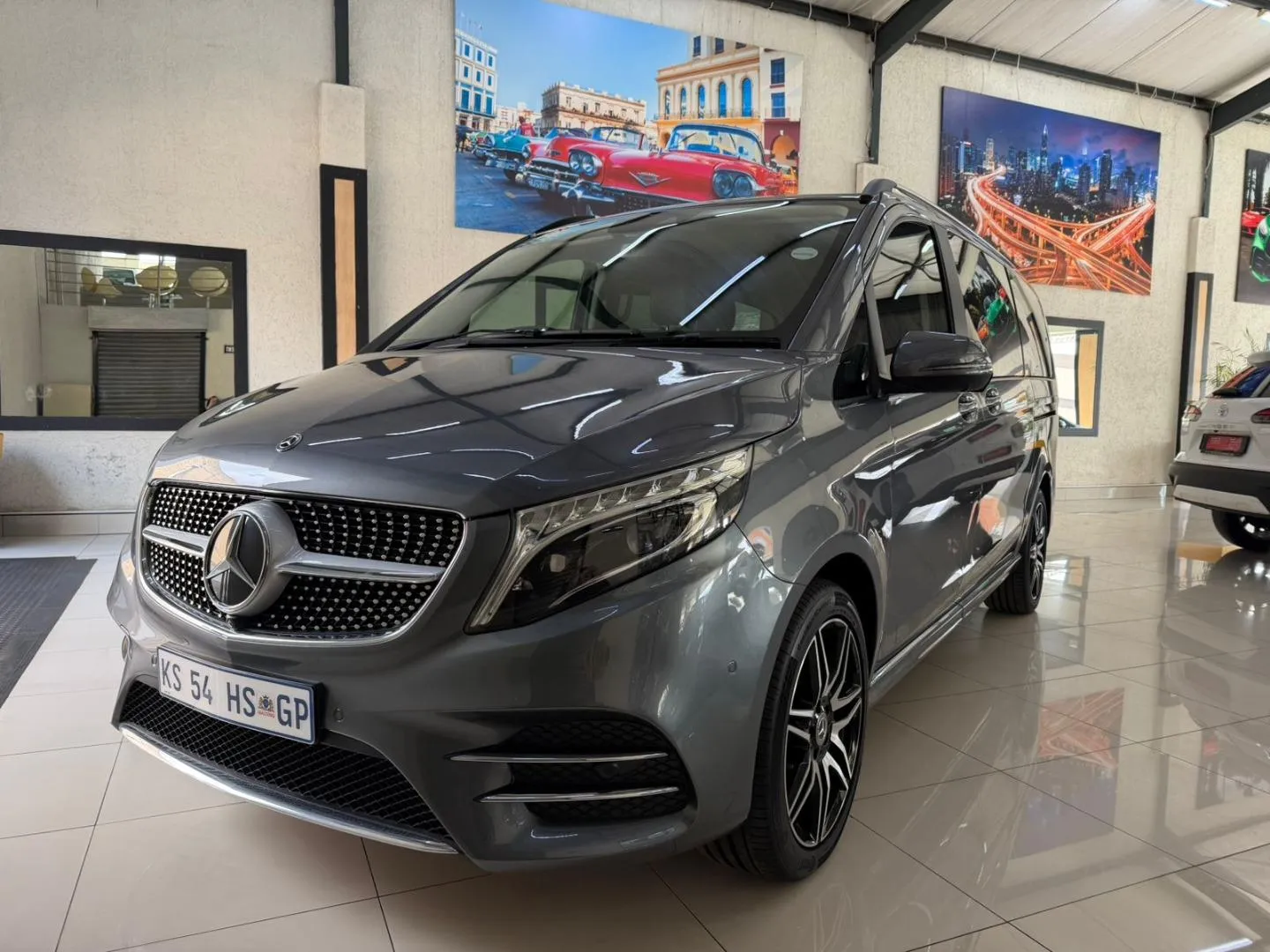 2019 Mercedes-Benz V-Class V250d AMG Line, photo 2 of 3