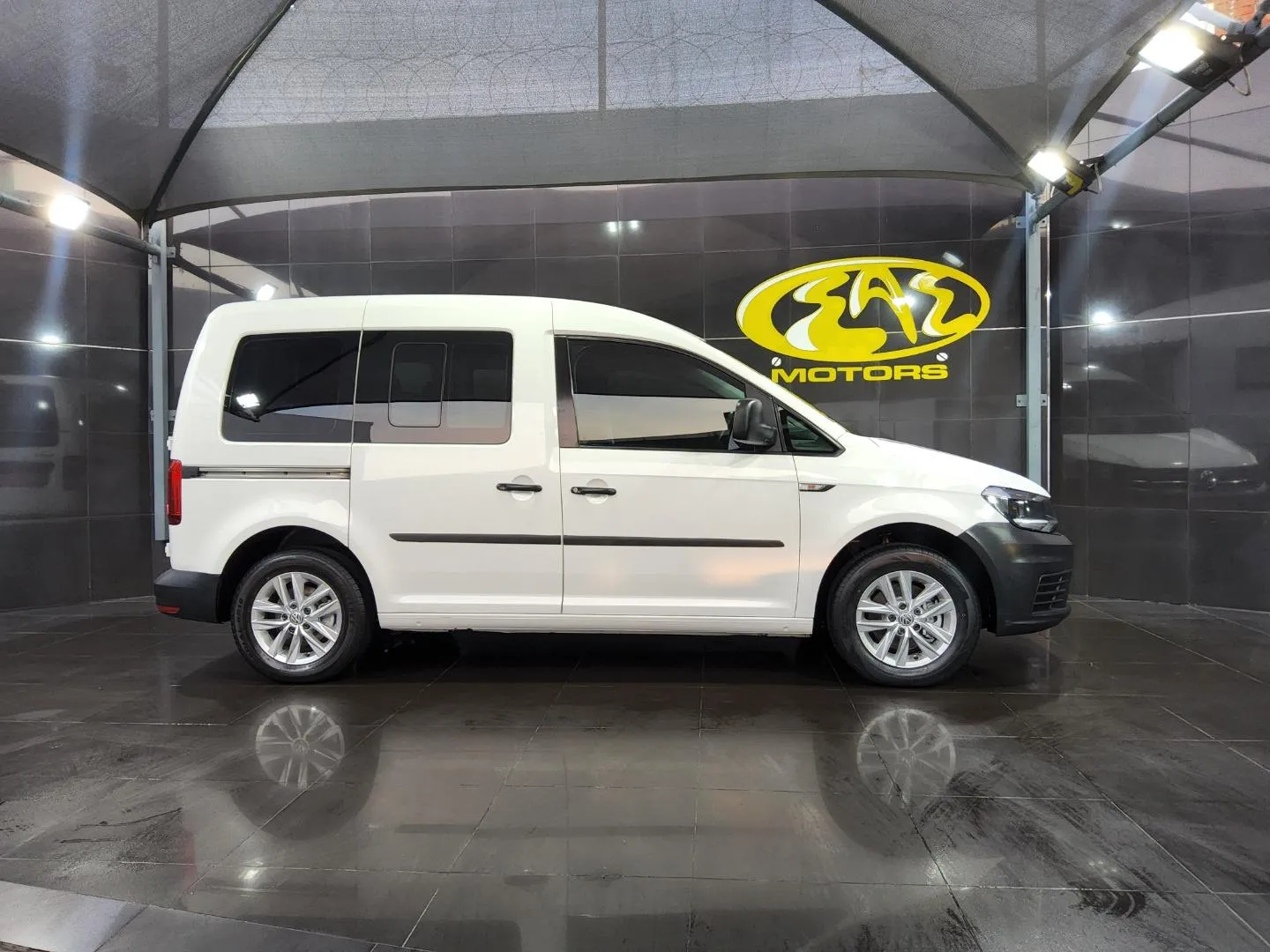 2019 Volkswagen Caddy 1.6 Crew Bus, photo 2 of 7