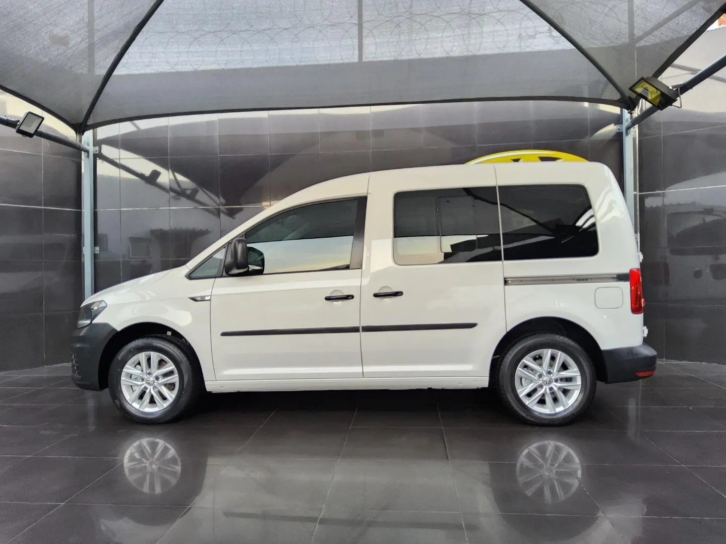 2019 Volkswagen Caddy 1.6 Crew Bus, photo 3 of 7