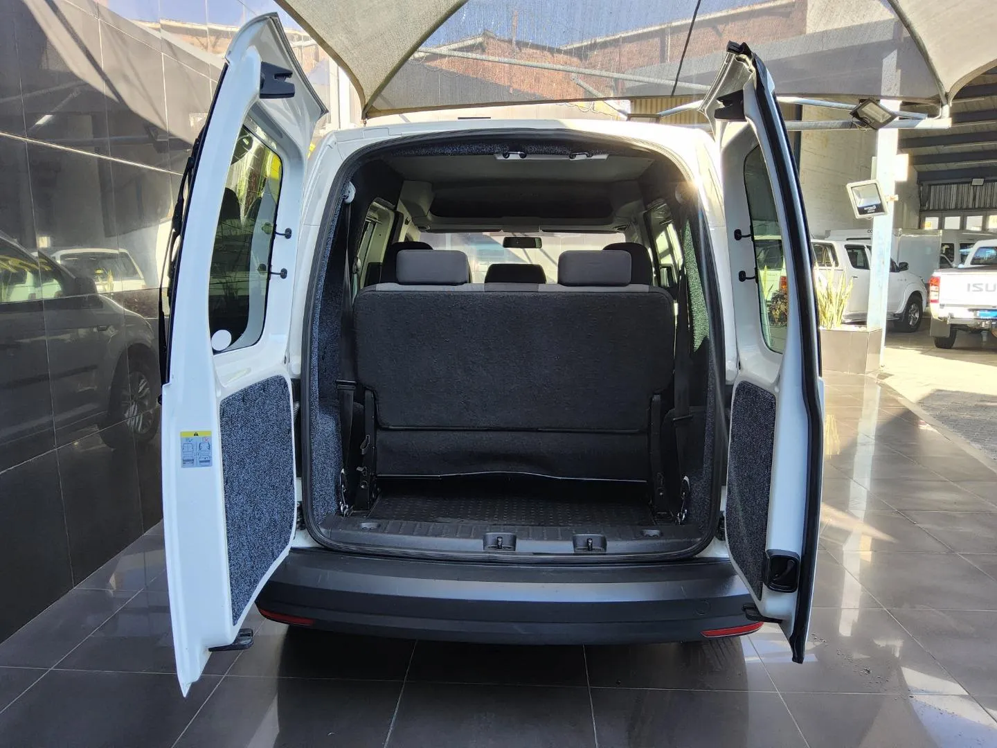 2019 Volkswagen Caddy 1.6 Crew Bus, photo 6 of 7