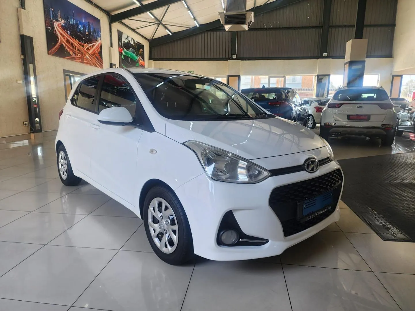 2020 Hyundai Grand i10 1.0 Motion Cargo Panel Van, photo 1 of 13