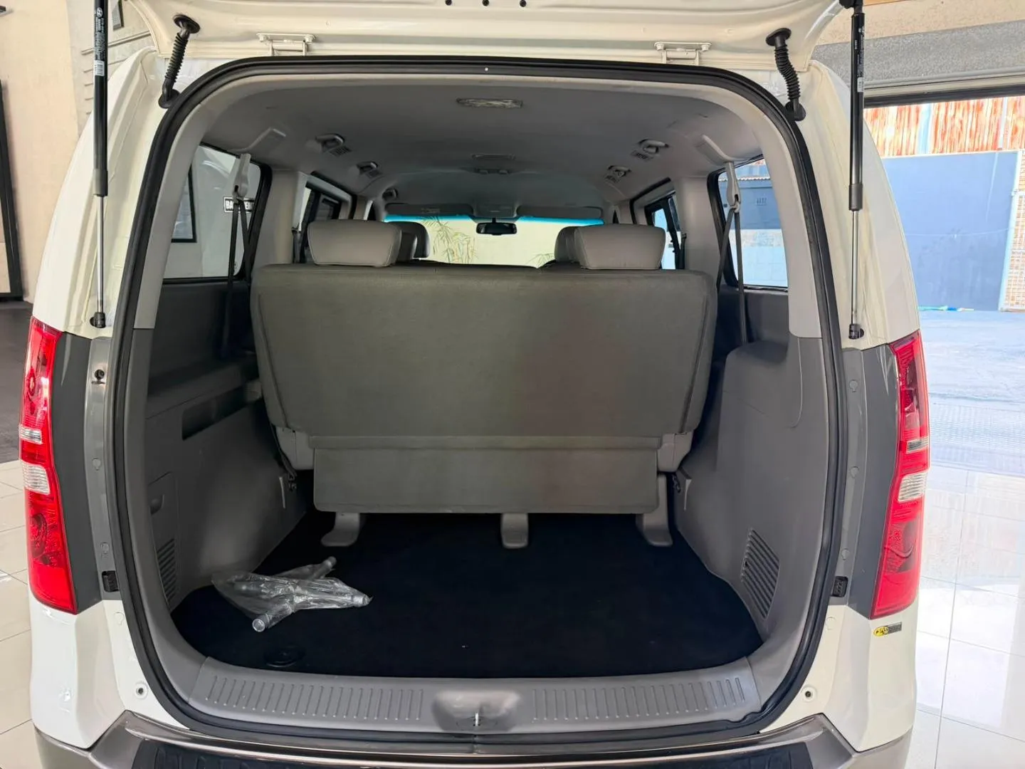 2020 Hyundai H-1 2.5CRDi Elite 12-Seater, photo 10 of 19