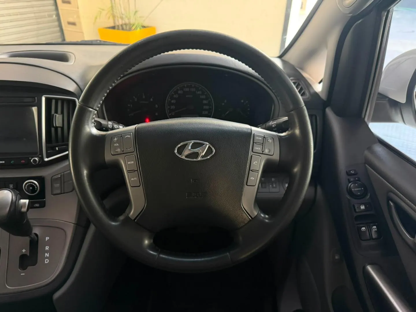 2020 Hyundai H-1 2.5CRDi Elite 12-Seater, photo 13 of 19