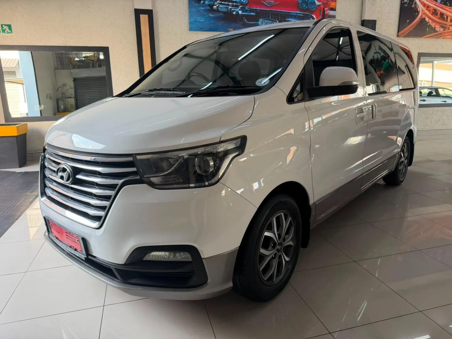 2020 Hyundai H-1 2.5CRDi Elite 12-Seater, photo 2 of 19