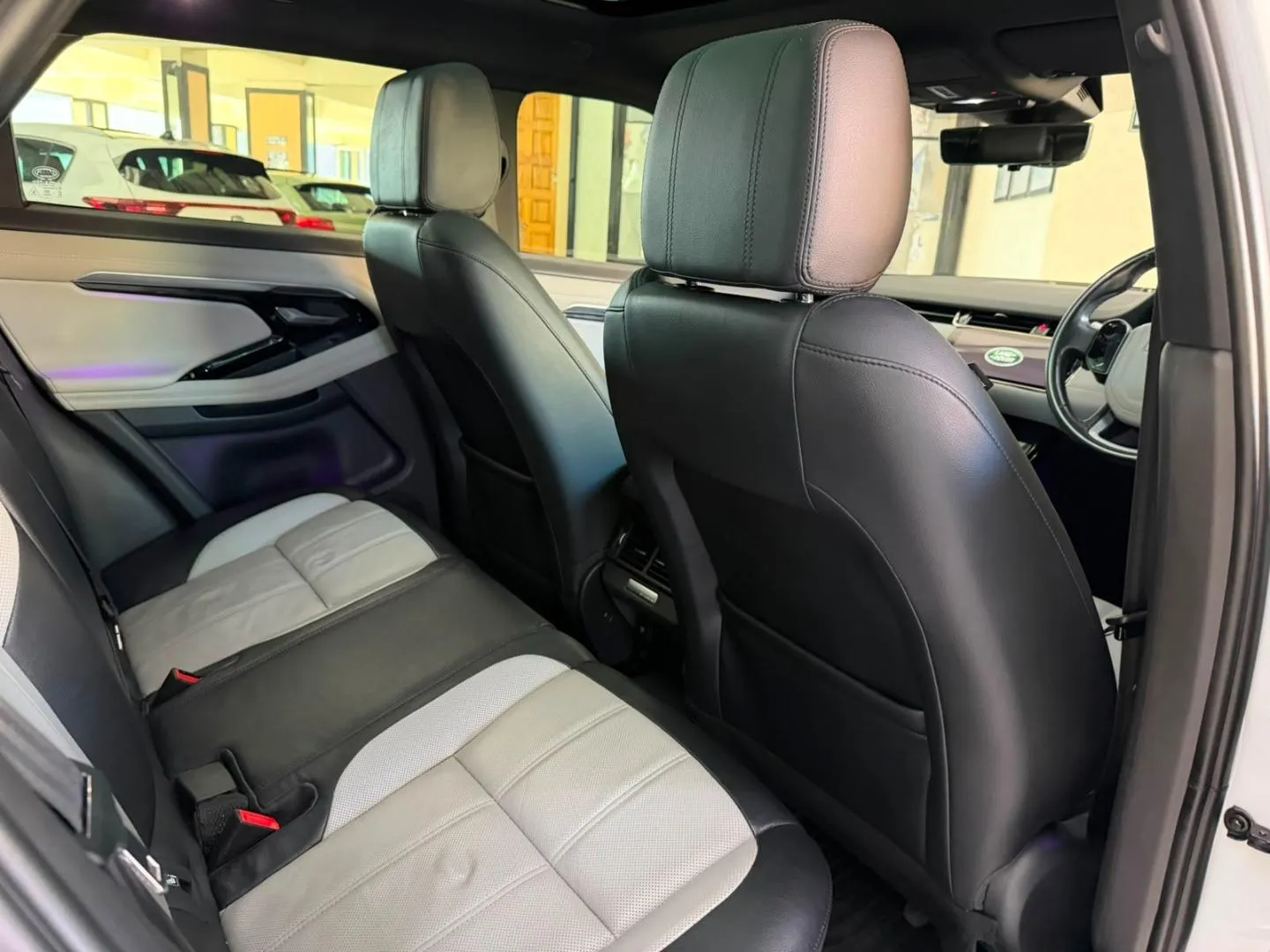 2020 Land Rover Range Rover Evoque D180 R-Dynamic SE First Edition, photo 8 of 10