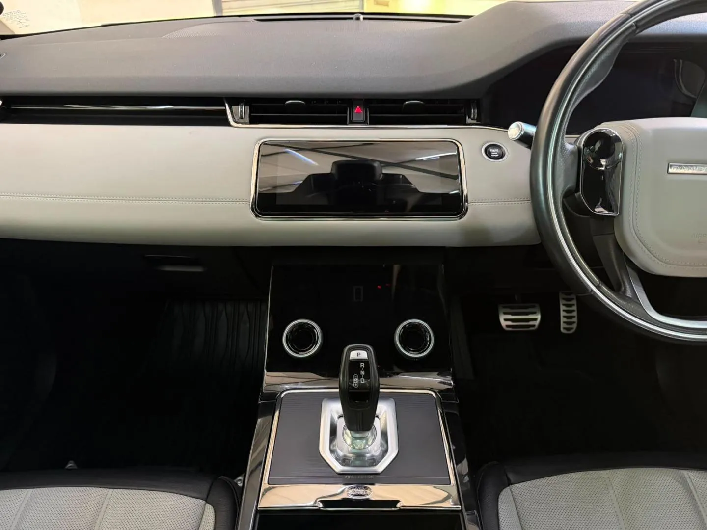 2020 Land Rover Range Rover Evoque D180 R-Dynamic SE First Edition, photo 9 of 10