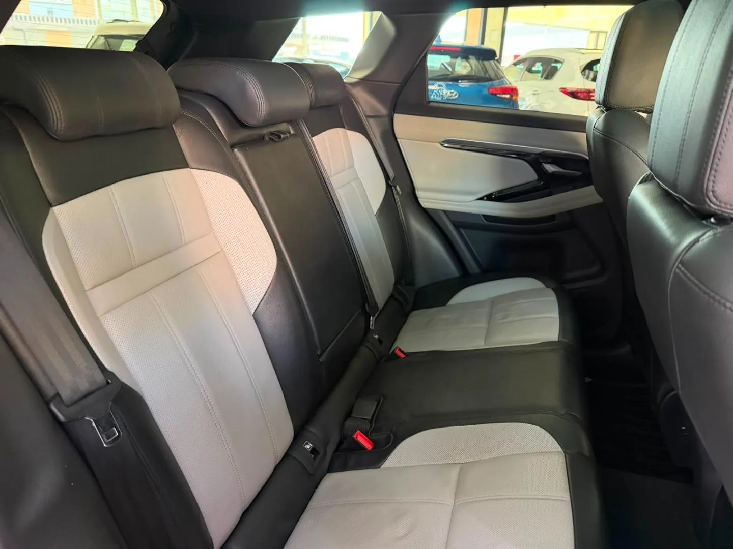 2020 Land Rover Range Rover Evoque D180 R-Dynamic SE First Edition, photo 12 of 14