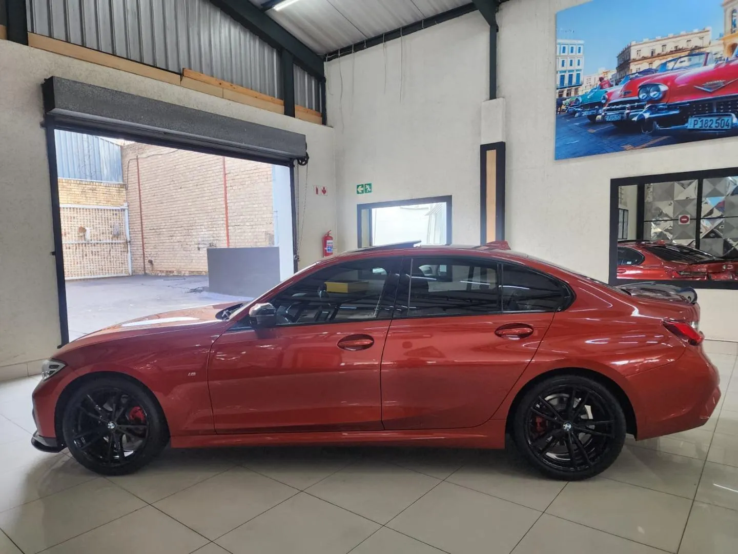 2021 BMW 3 Series 320i M Sport, photo 4 of 7