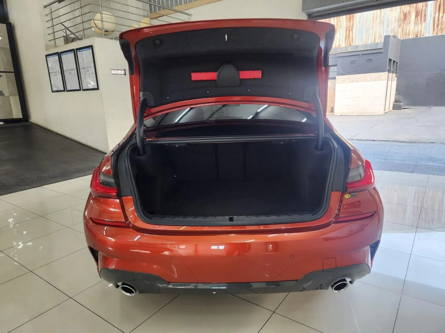 2021 BMW 3 Series 320i M Sport, photo 9 of 9