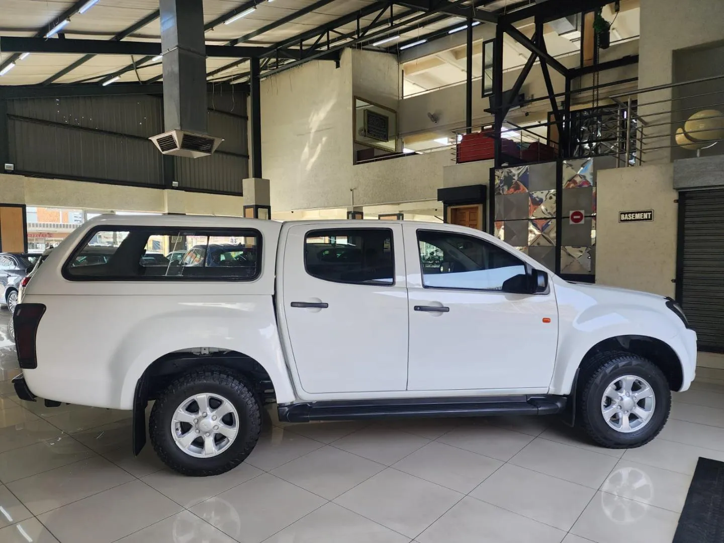 2021 Isuzu D-Max 250 Double Cab Hi-Ride, photo 3 of 7