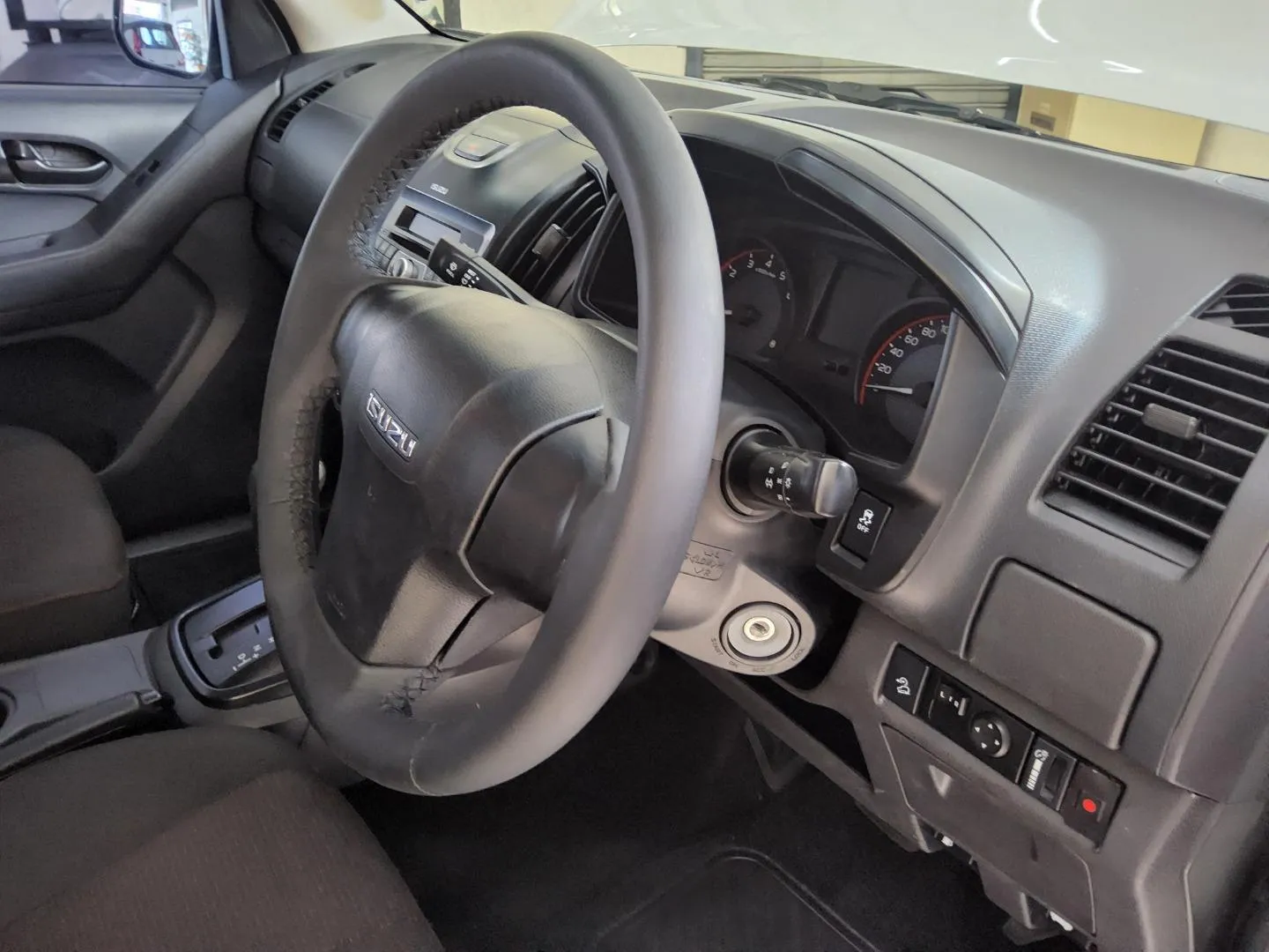 2021 Isuzu D-Max 250 Double Cab Hi-Ride Auto, photo 10 of 14