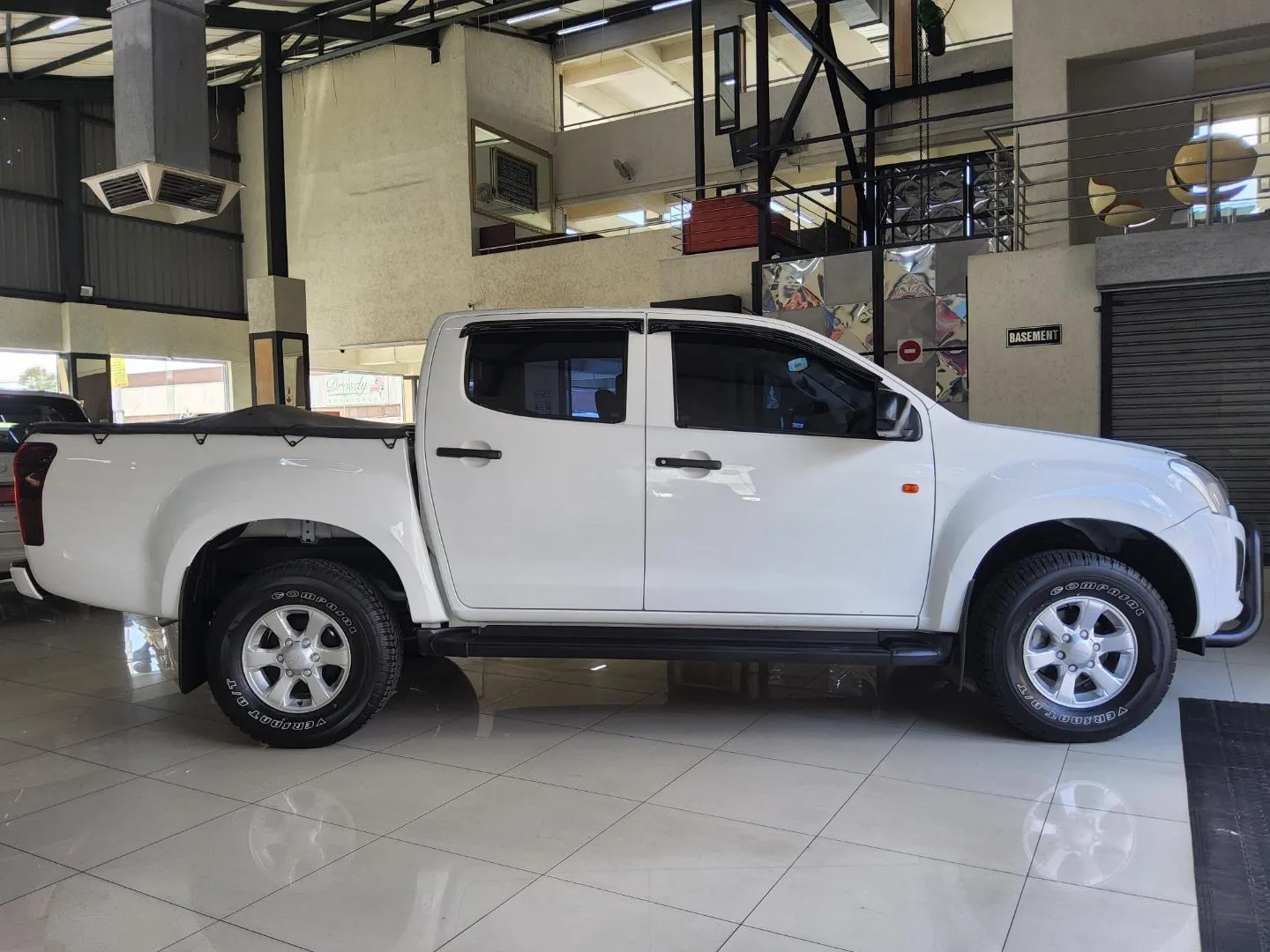 2021 Isuzu D-Max 250 Double Cab Hi-Ride Auto, photo 3 of 14
