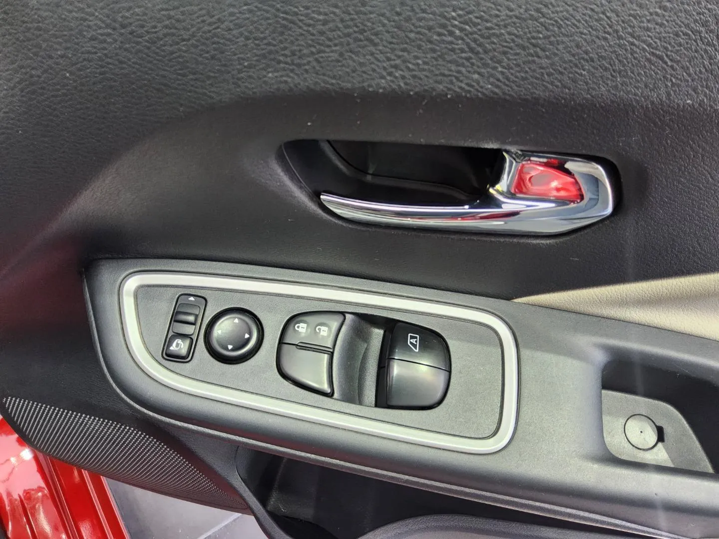 2021 Nissan Micra 84kW Turbo Tekna, photo 9 of 10