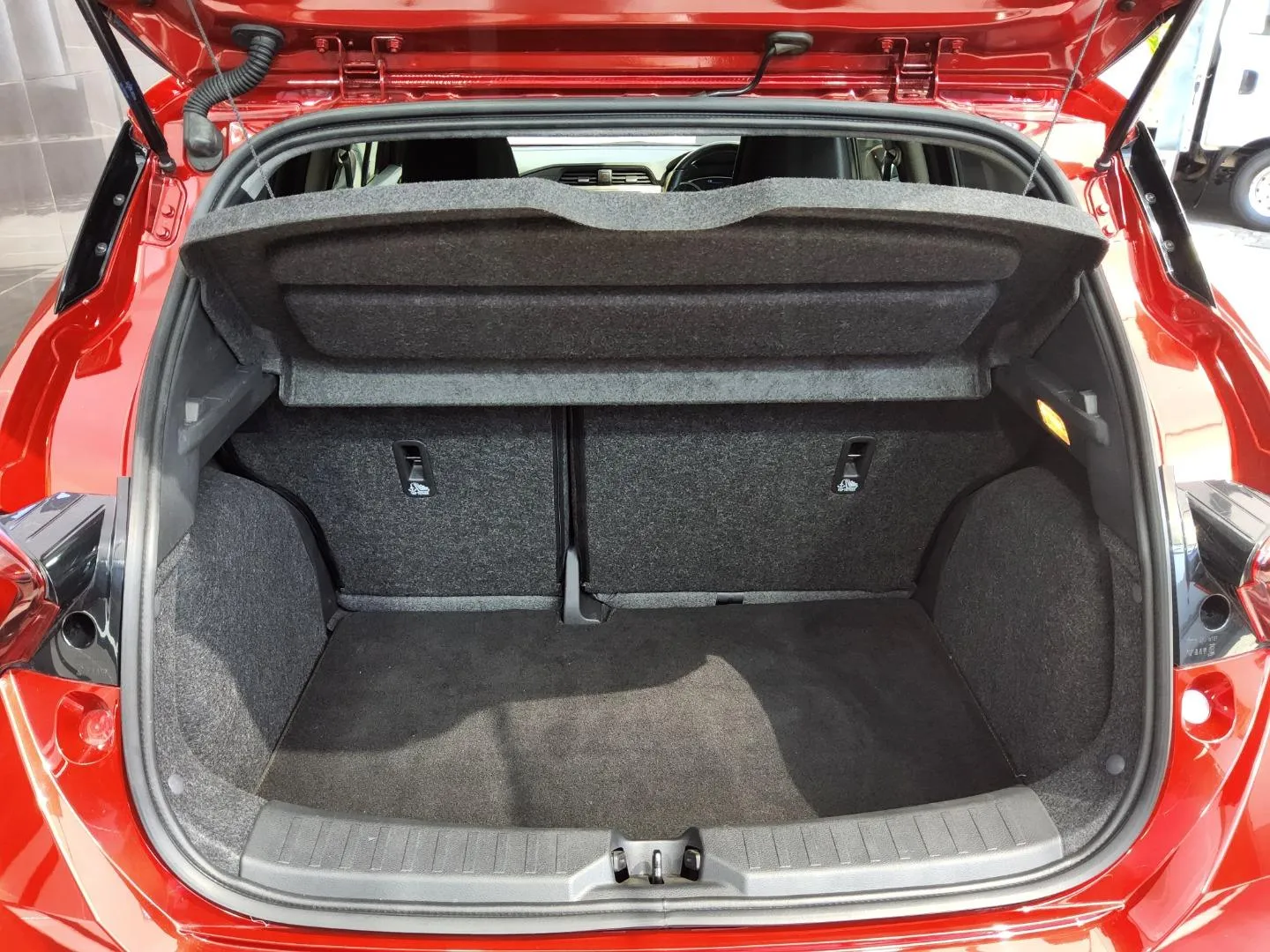 2021 Nissan Micra 84kW Turbo Tekna, photo 5 of 8