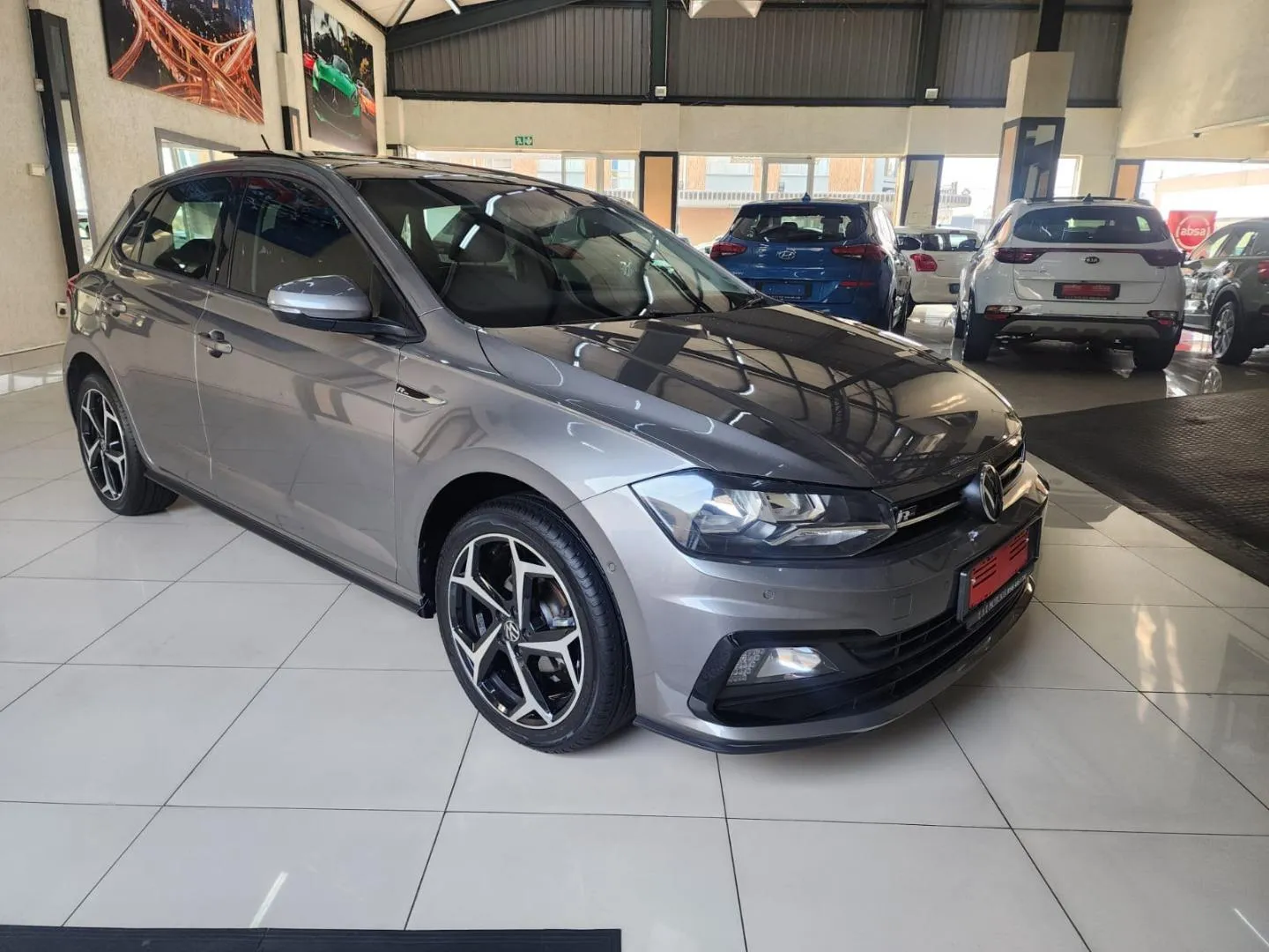 2021 Volkswagen Polo Hatch 1.0TSI Comfortline R-Line, photo 1 of 15