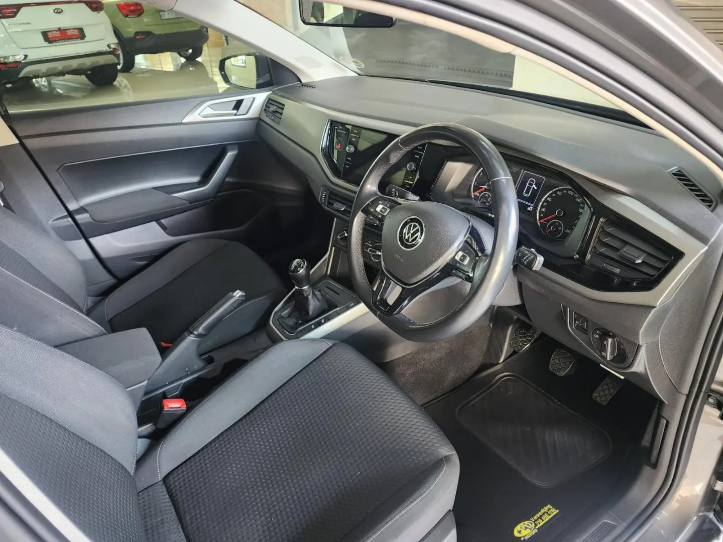2021 Volkswagen Polo Hatch 1.0TSI Comfortline R-Line, photo 11 of 15